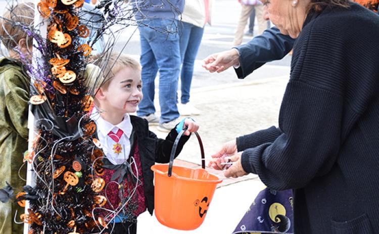 The Lavonia DDA will host “Trick or Treating at the Gazeboo” Oct. 31 from 3-6 p.m.